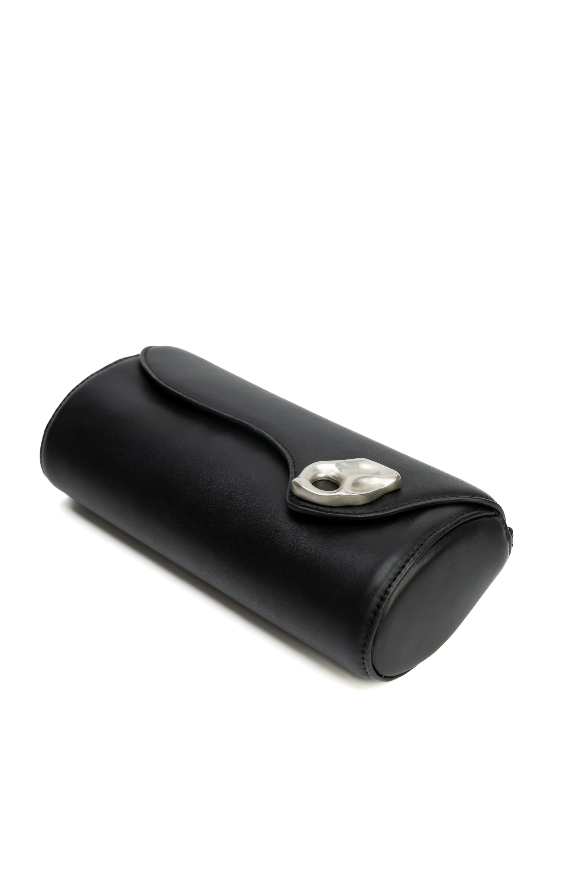 Oyster Clutch in Noche